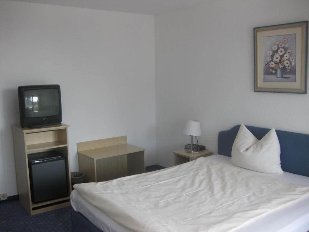 Hak Hotel Am Klostersee Sindelfingen Room photo