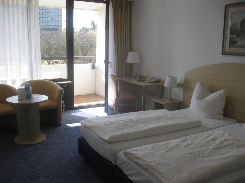 Hak Hotel Am Klostersee Sindelfingen Room photo